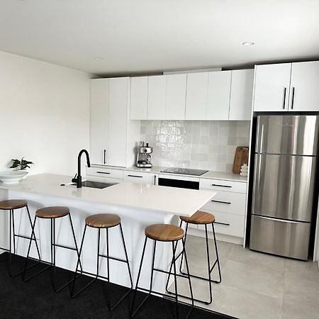 Rooftop Apartment In Cbd Raglan Exterior photo