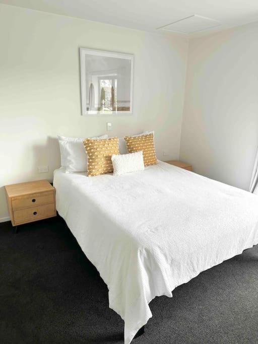 Rooftop Apartment In Cbd Raglan Exterior photo