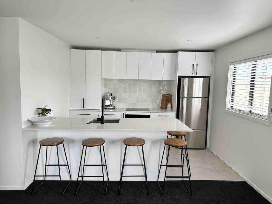 Rooftop Apartment In Cbd Raglan Exterior photo